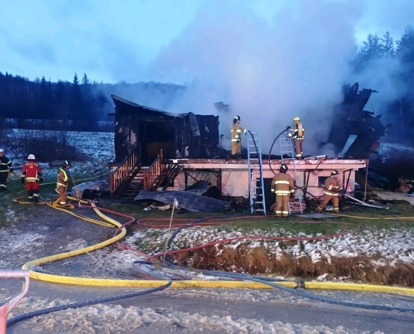 Une résidence détruite à SaintPhilémon La Voix du Sud